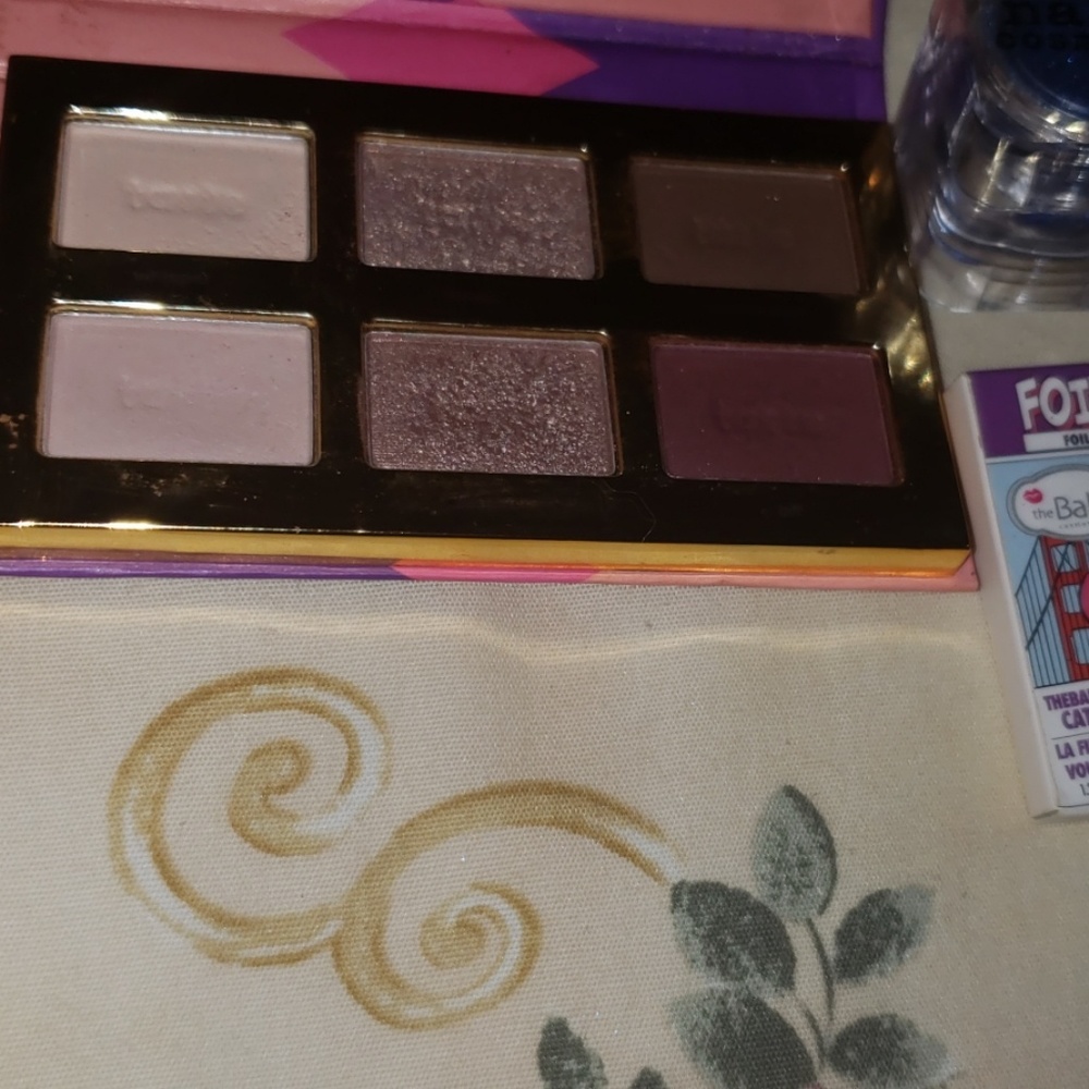 Makeup bundle - Picture 3 of 5